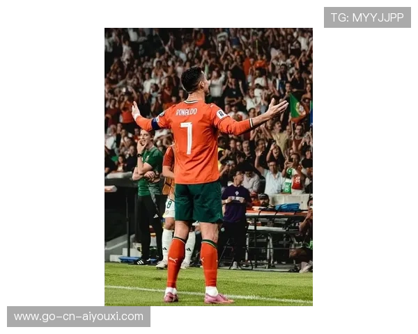 C罗无解进球拉满热度：足球场上的传奇永不落幕