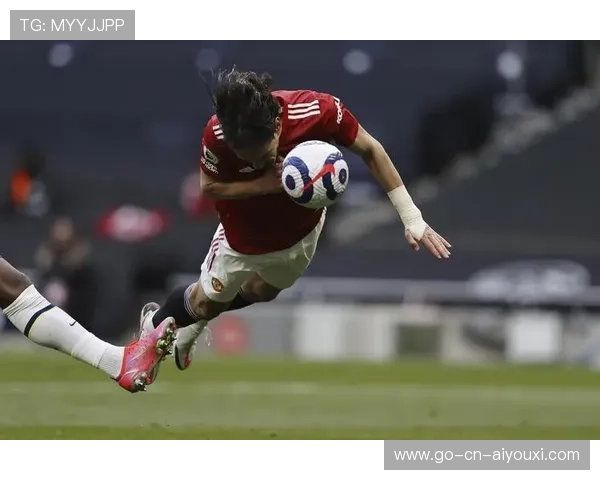 凯恩独秀的赛场风骨：乌尊与格林伍德拼劲十足，其余人默默无闻的背后力量