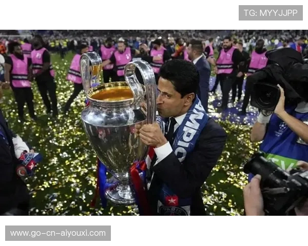 球队在欧冠中借助主场球迷优势夺下重要三分，欧冠球迷冲进球场